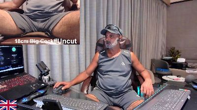 OnlineBossUK live cam on Cam4