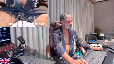 OnlineBossUK live cam on Cam4