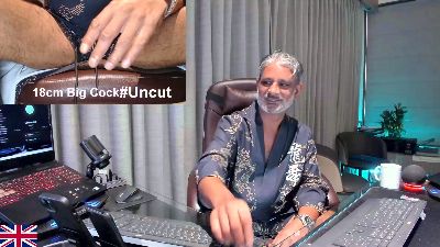 OnlineBossUK live cam on Cam4