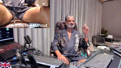 OnlineBossUK live cam on Cam4