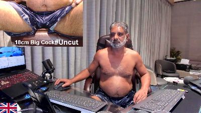 OnlineBossUK live cam on Cam4