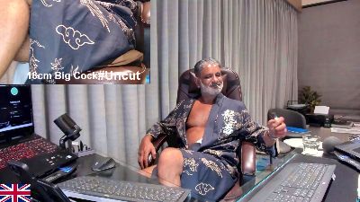 OnlineBossUK live cam on Cam4