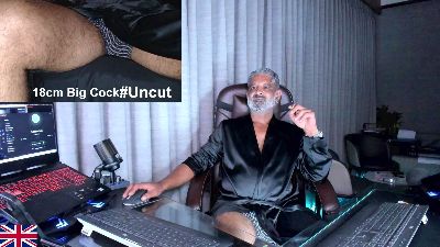OnlineBossUK live cam on Cam4