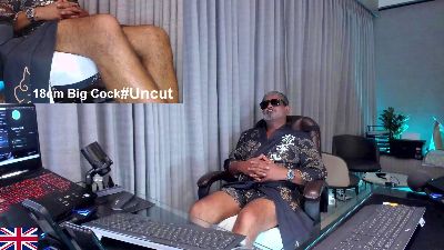 OnlineBossUK live cam on Cam4