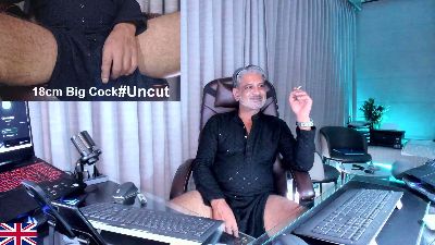 OnlineBossUK live cam on Cam4