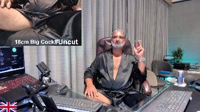 OnlineBossUK live cam on Cam4