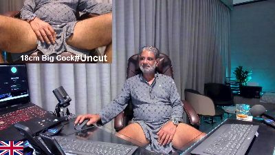 OnlineBossUK live cam on Cam4