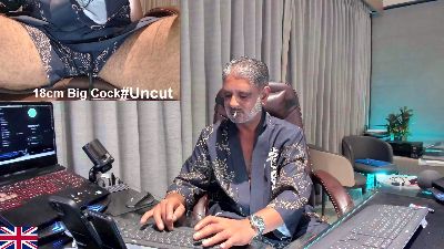 OnlineBossUK live cam on Cam4
