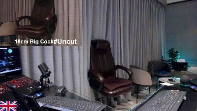 OnlineBossUK live cam on Cam4