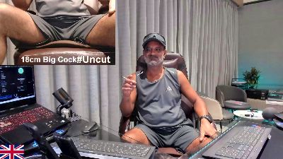 OnlineBossUK live cam on Cam4