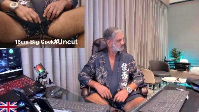 OnlineBossUK live cam on Cam4