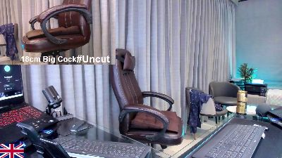 OnlineBossUK live cam on Cam4