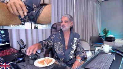 OnlineBossUK live cam on Cam4