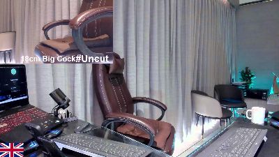 OnlineBossUK live cam on Cam4