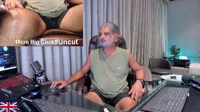 OnlineBossUK live cam on Cam4