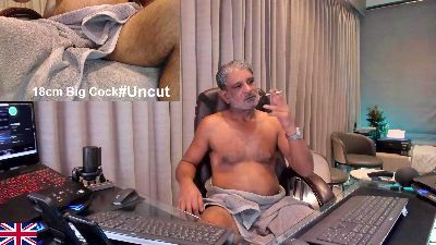 OnlineBossUK live cam on Cam4