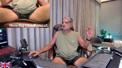 OnlineBossUK live cam on Cam4