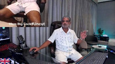 OnlineBossUK live cam on Cam4