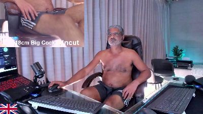 OnlineBossUK live cam on Cam4