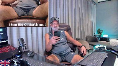 OnlineBossUK live cam on Cam4