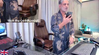 OnlineBossUK live cam on Cam4