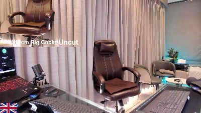 OnlineBossUK live cam on Cam4