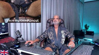 OnlineBossUK live cam on Cam4