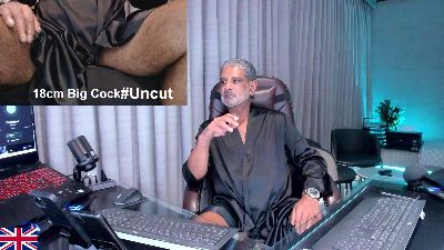 OnlineBossUK live cam on Cam4