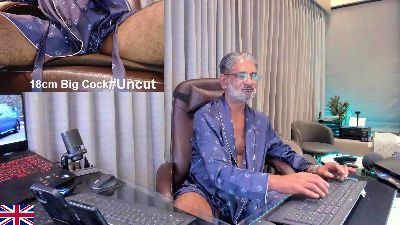 OnlineBossUK live cam on Cam4