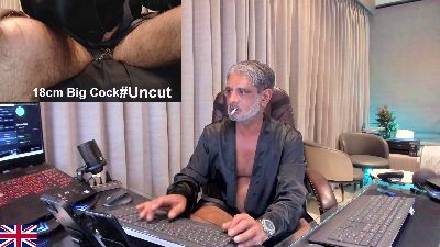 OnlineBossUK live cam on Cam4