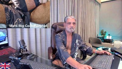 OnlineBossUK live cam on Cam4