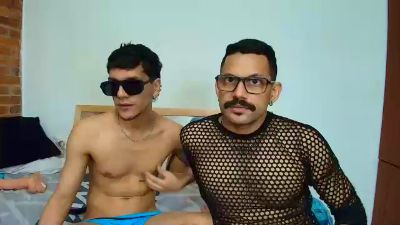 OnlyDave20 live cam on Cam4