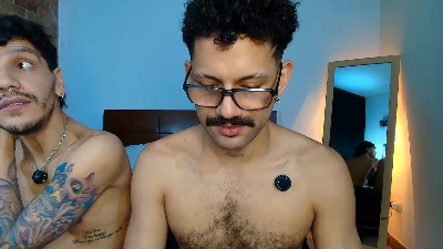 OnlyDave20 live cam on Cam4