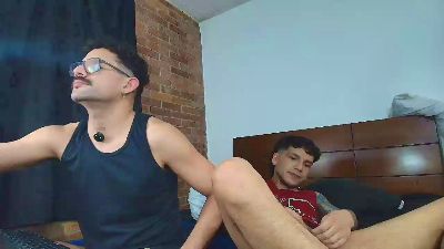 OnlyDave20 live cam on Cam4