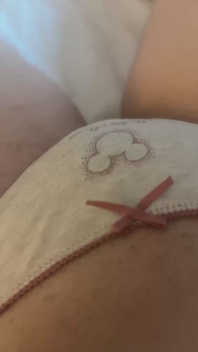 OnlyPussy18 live cam on Cam4