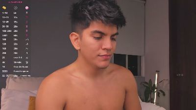 OnlySanty live cam on Cam4