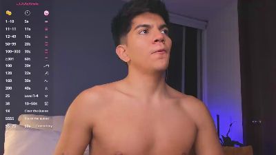 OnlySanty live cam on Cam4