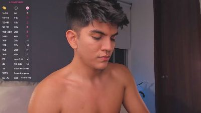 OnlySanty live cam on Cam4