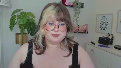 OpheliaLush live cam on Cam4