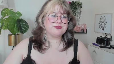 OpheliaLush live cam on Cam4