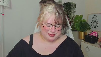 OpheliaLush live cam on Cam4