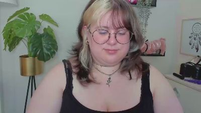 OpheliaLush live cam on Cam4