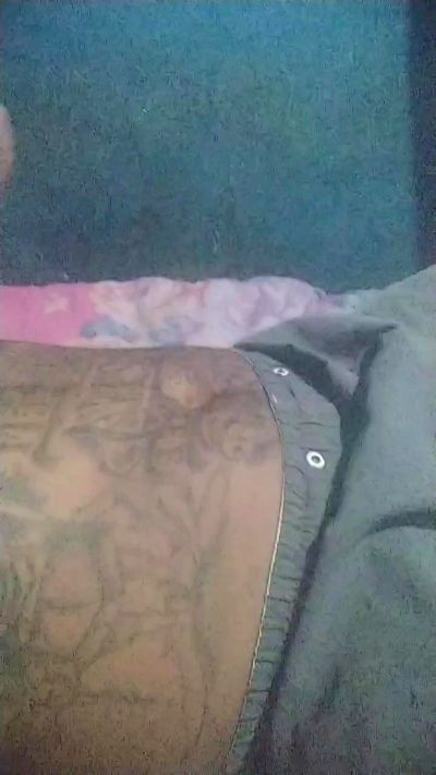 Opreto25 live cam on Cam4