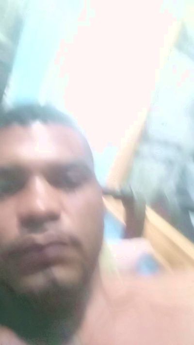 Opreto25 live cam on Cam4