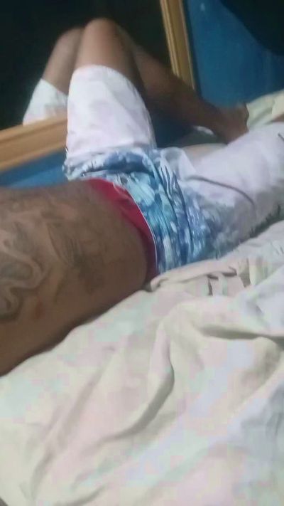 Opreto25 live cam on Cam4