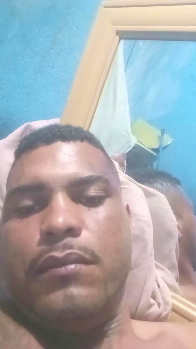 Opreto25 live cam on Cam4