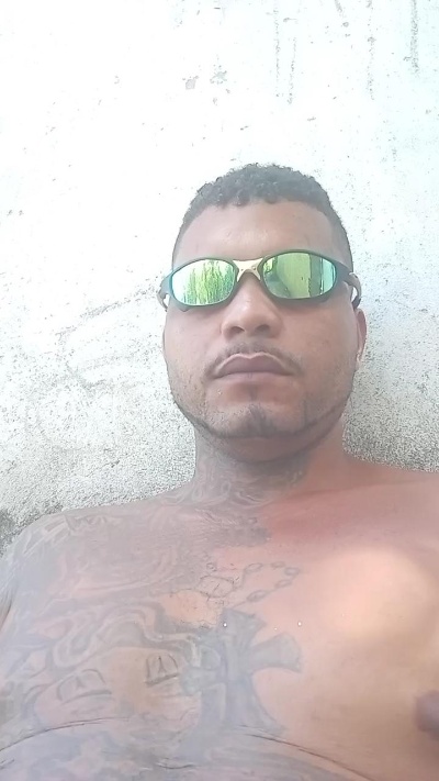 Opreto25 live cam on Cam4
