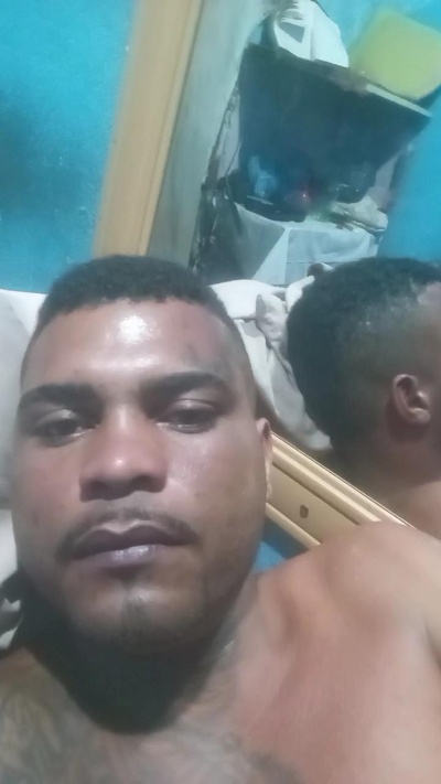 Opreto25 live cam on Cam4