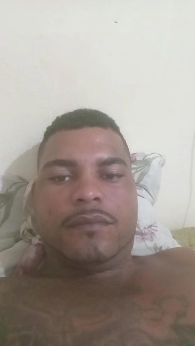 Opreto25 live cam on Cam4