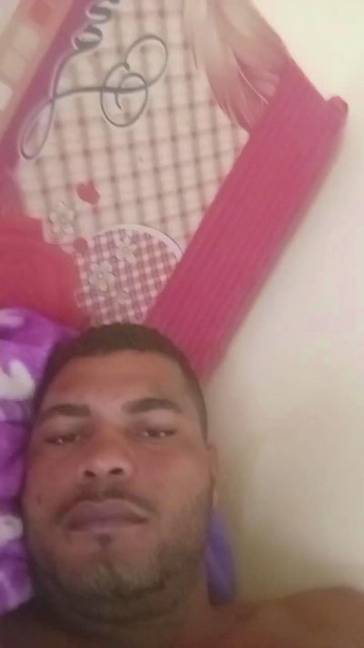Opreto25 live cam on Cam4